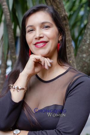 210687 - Claudia Age: 43 - Colombia