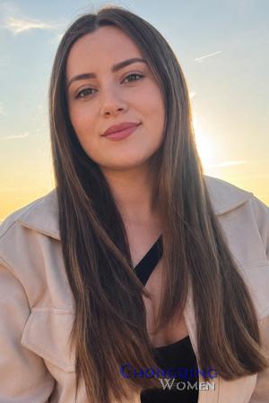 227508 - Laura Age: 26 - Colombia