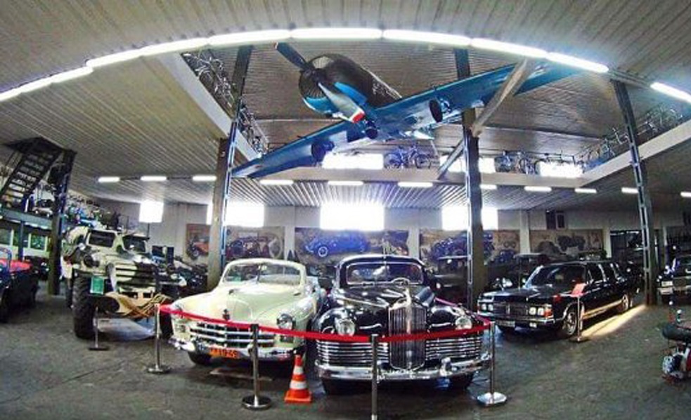 Faeton Retro Cars Museum Large Image